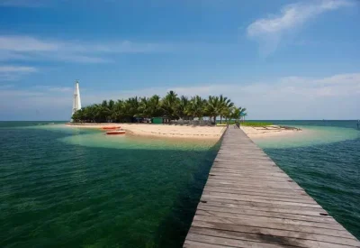 Pantai di Kalimantan Timur dengan Panorama Eksotis dan Keindahan Laut yang Memukau